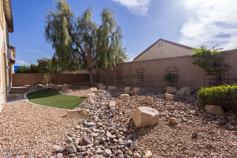 4909 Madre Maria Court N Property Photo 30