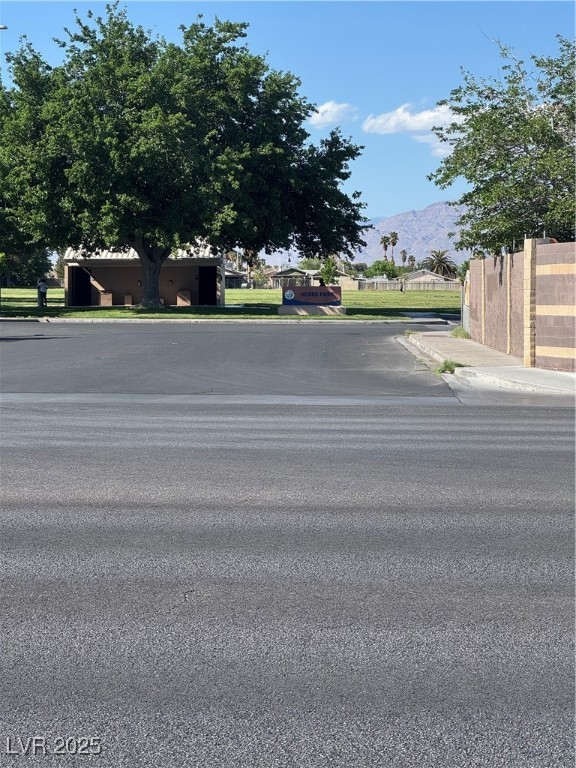 2318 El Molino Circle Property Photo 6