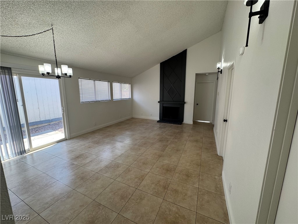 2318 El Molino Circle Property Photo 11