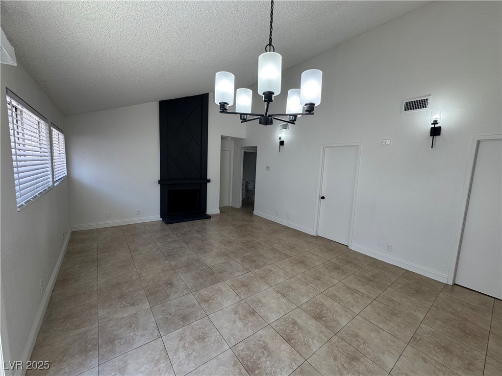 2318 El Molino Circle Property Photo 14