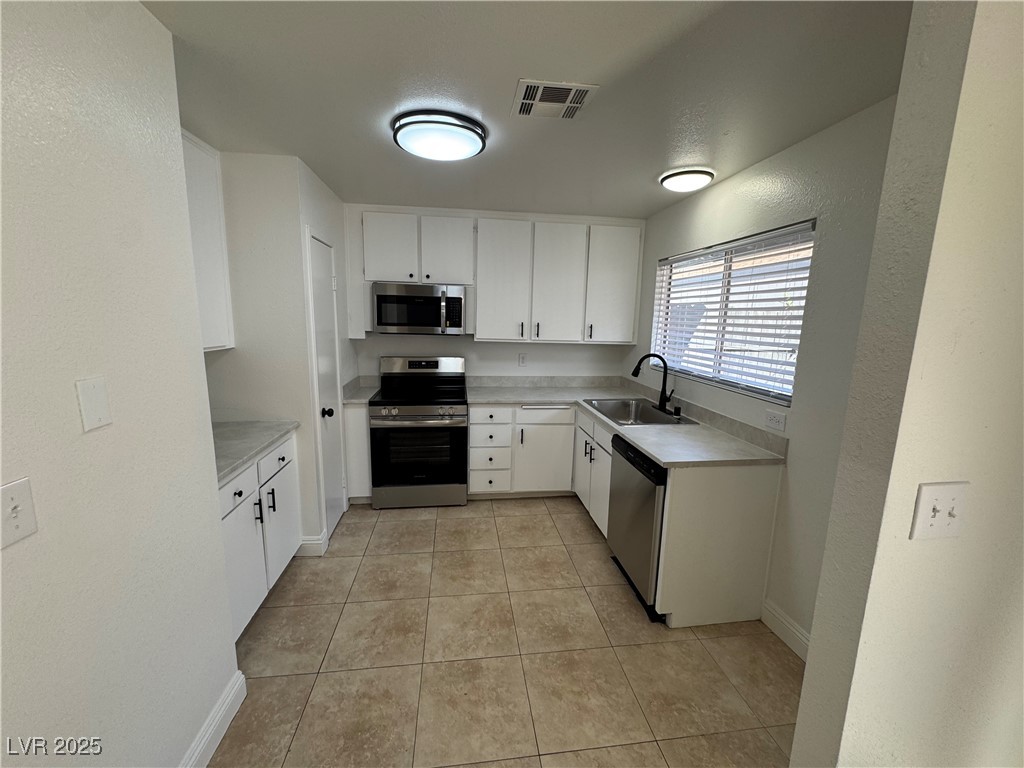 2318 El Molino Circle Property Photo 17