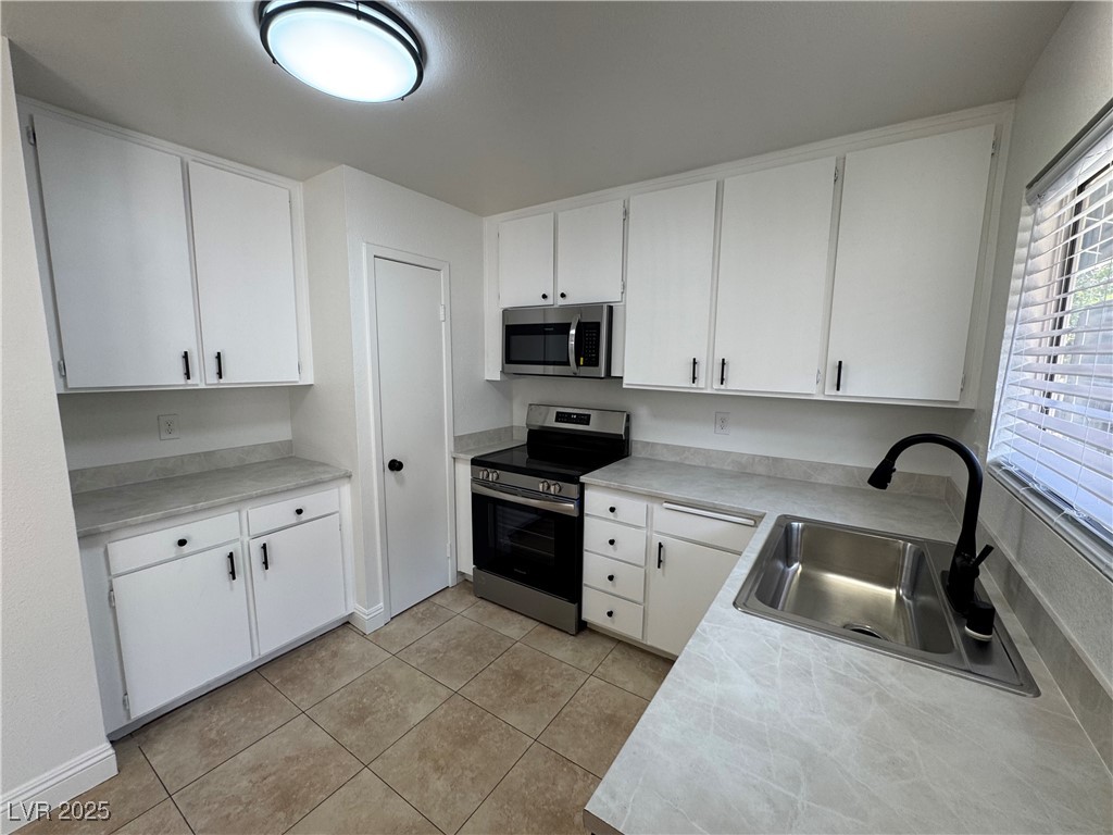 2318 El Molino Circle Property Photo 18
