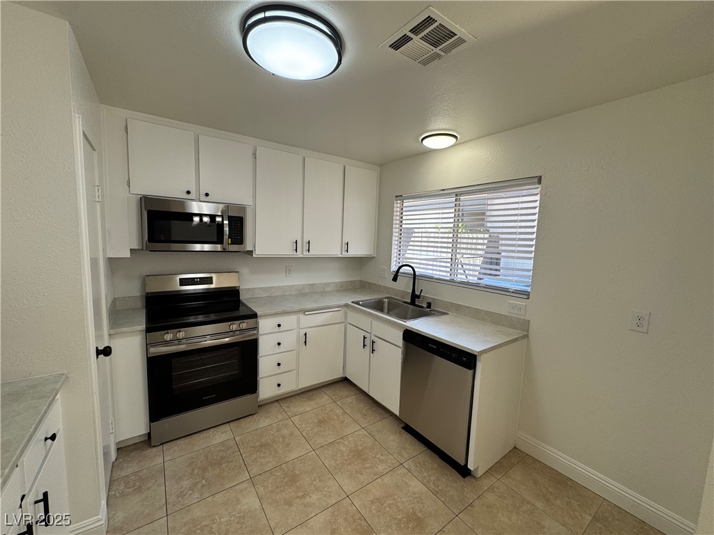2318 El Molino Circle Property Photo 20