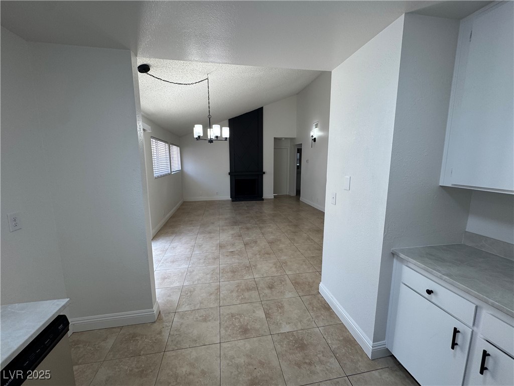 2318 El Molino Circle Property Photo 24