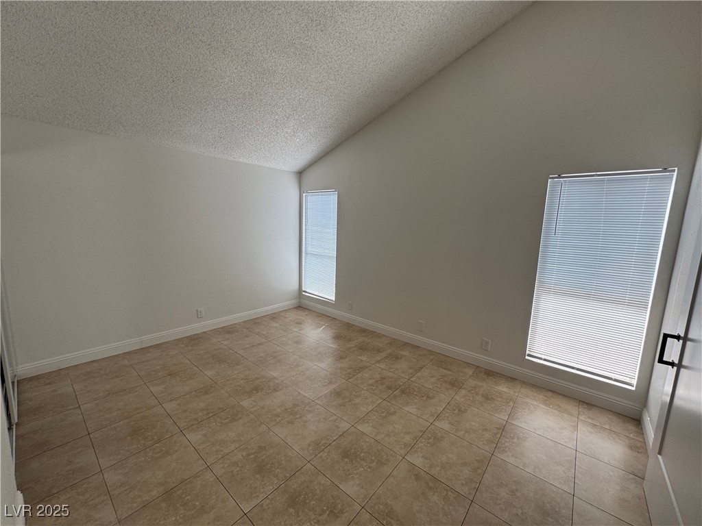 2318 El Molino Circle Property Photo 34