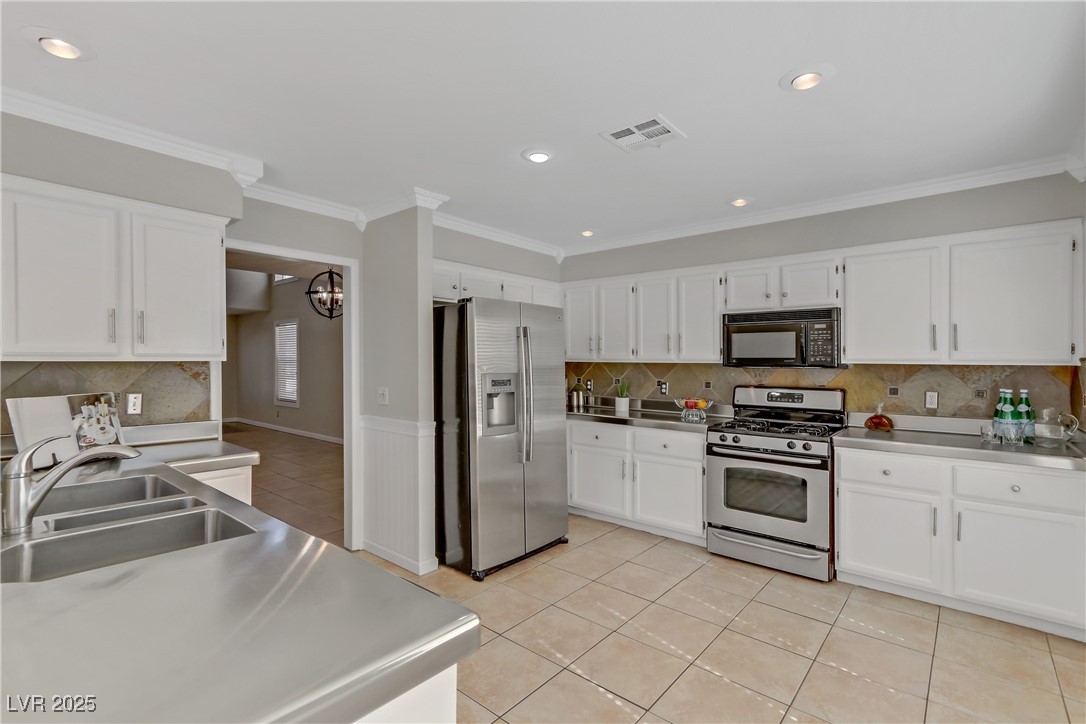 8313 Sky Canyon Court Property Photo 3