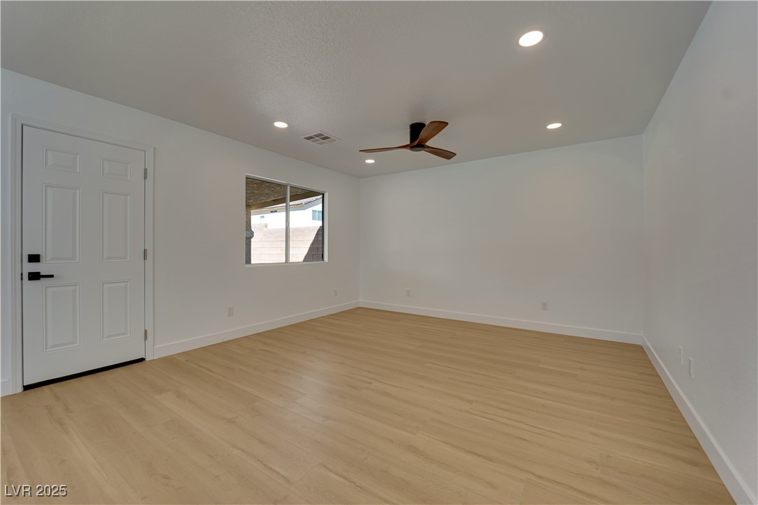 6078 Stone Hollow Avenue Property Photo 4