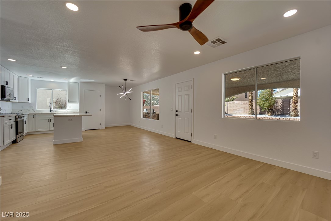 6078 Stone Hollow Avenue Property Photo 5