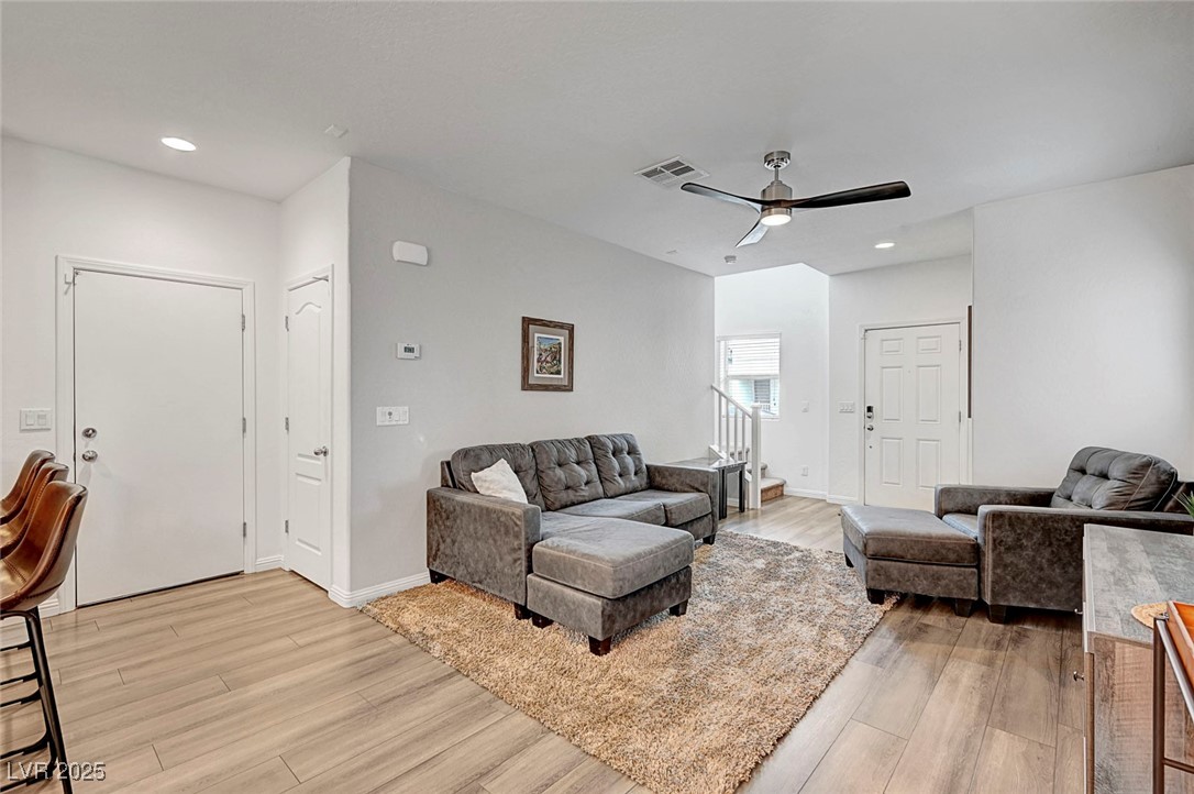 9105 Entrancing Avenue Property Photo 7