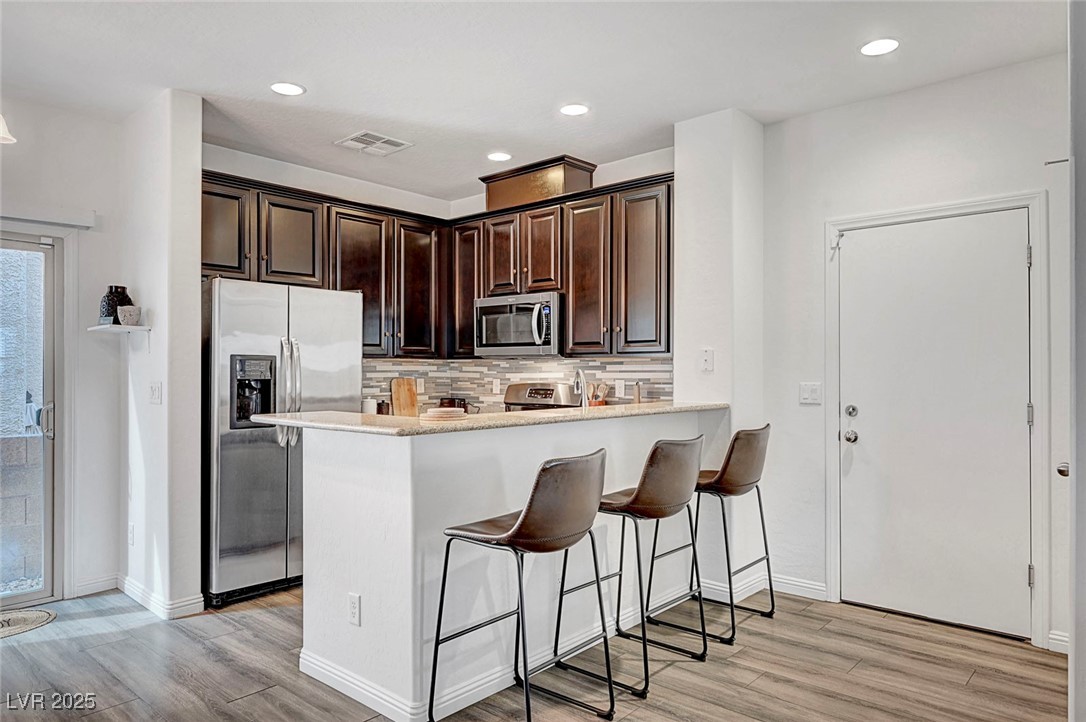 9105 Entrancing Avenue Property Photo 9