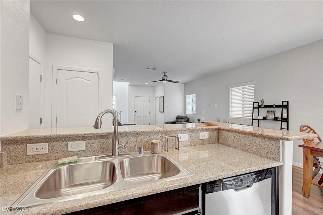 9105 Entrancing Avenue Property Photo 14