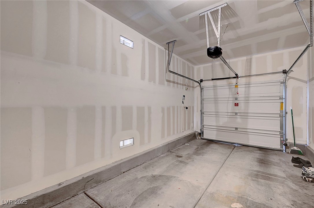 9105 Entrancing Avenue Property Photo 20