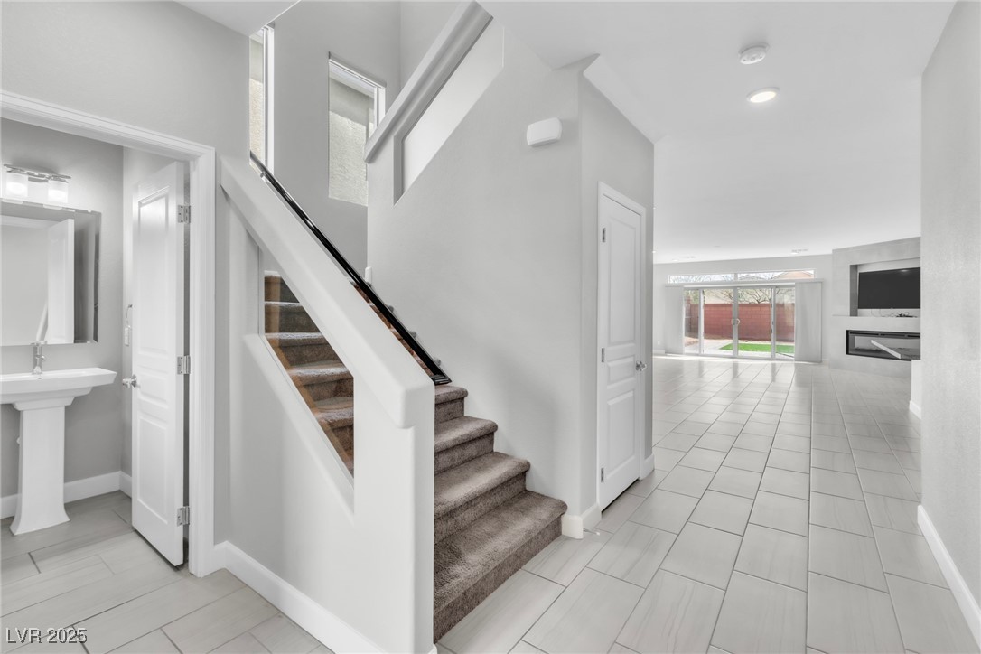 8154 Shale Canyon Street Property Photo 5