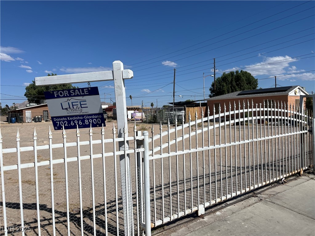 2404 Bassler Street Property Photo