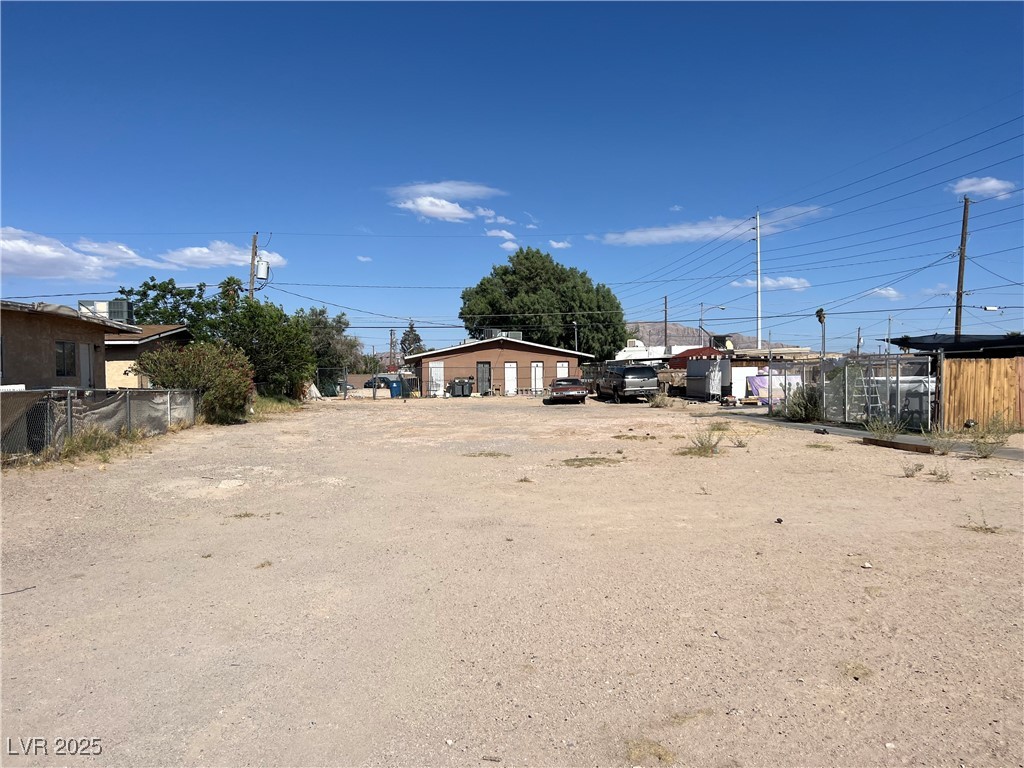 2404 Bassler Street Property Photo 4