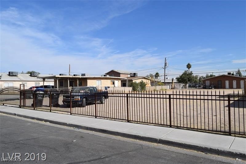 2404 Bassler Street Property Photo 5