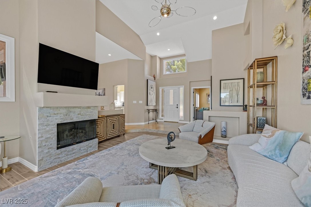 8161 Round Hills Circle Property Photo 4
