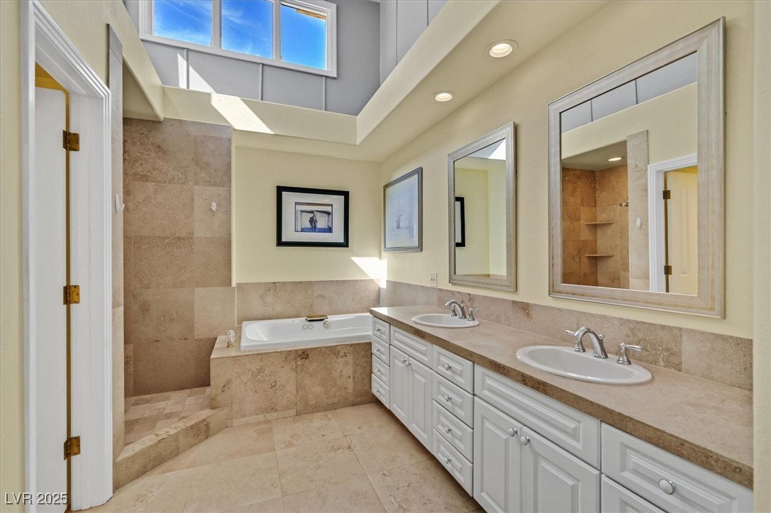8161 Round Hills Circle Property Photo 17