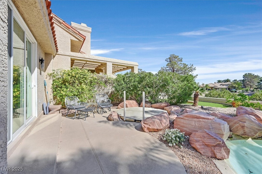 8161 Round Hills Circle Property Photo 32