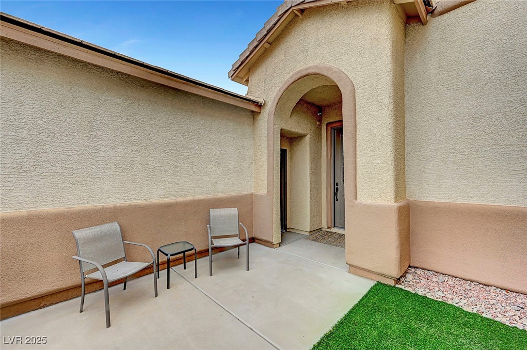 342 Shimmering Moon Street Property Photo 5