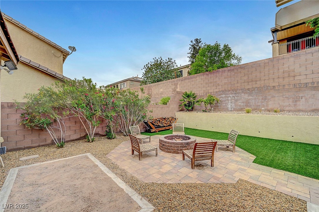 342 Shimmering Moon Street Property Photo 61
