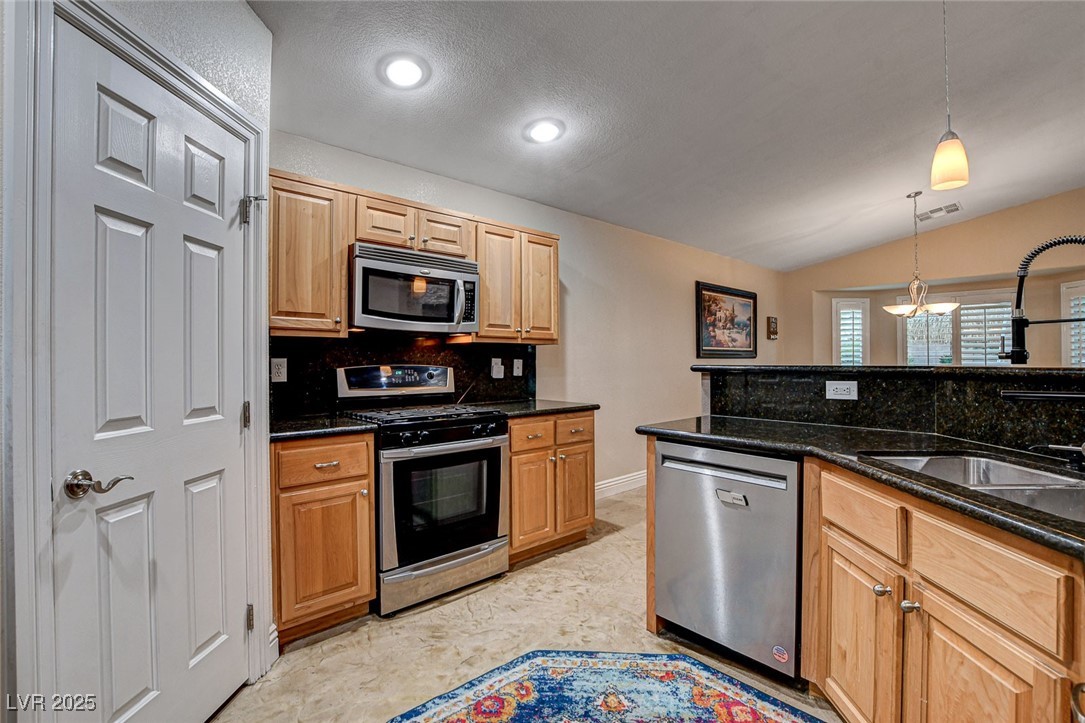 8317 Jeremiahs Lodge Avenue Property Photo 18