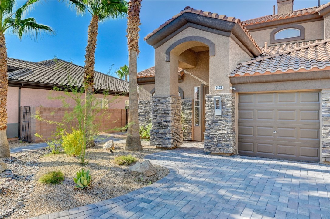 9593 Los Cotos Court Property Photo 15