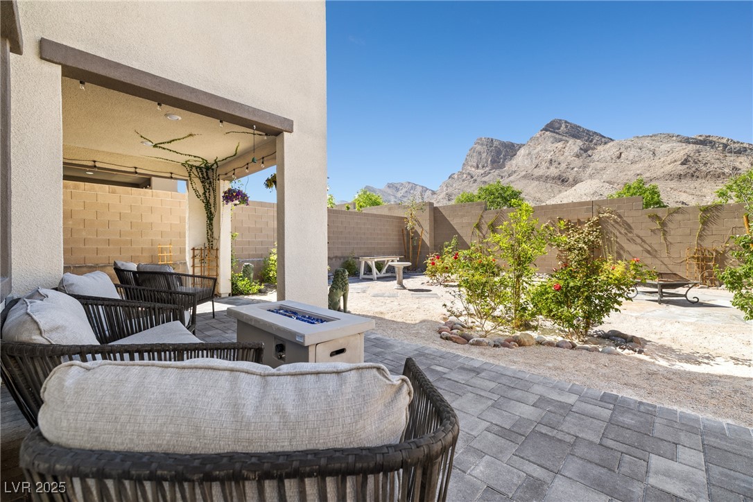 11652 Desert Hollow Avenue Property Photo 15