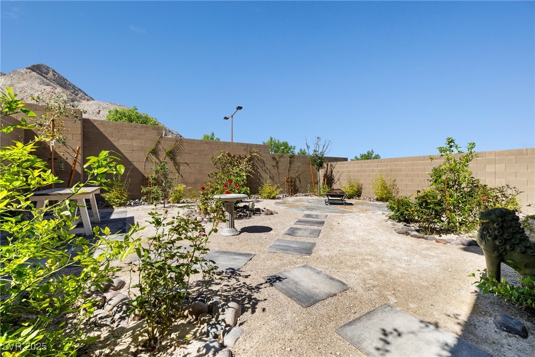11652 Desert Hollow Avenue Property Photo 17