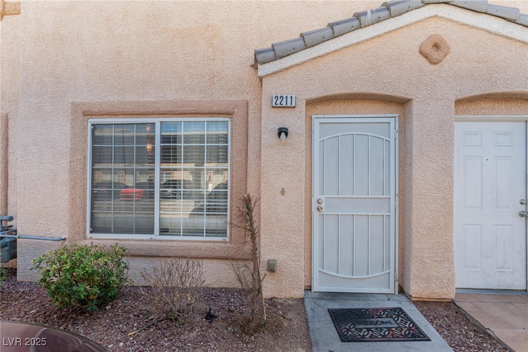 2211 Sleepy Court Property Photo 4