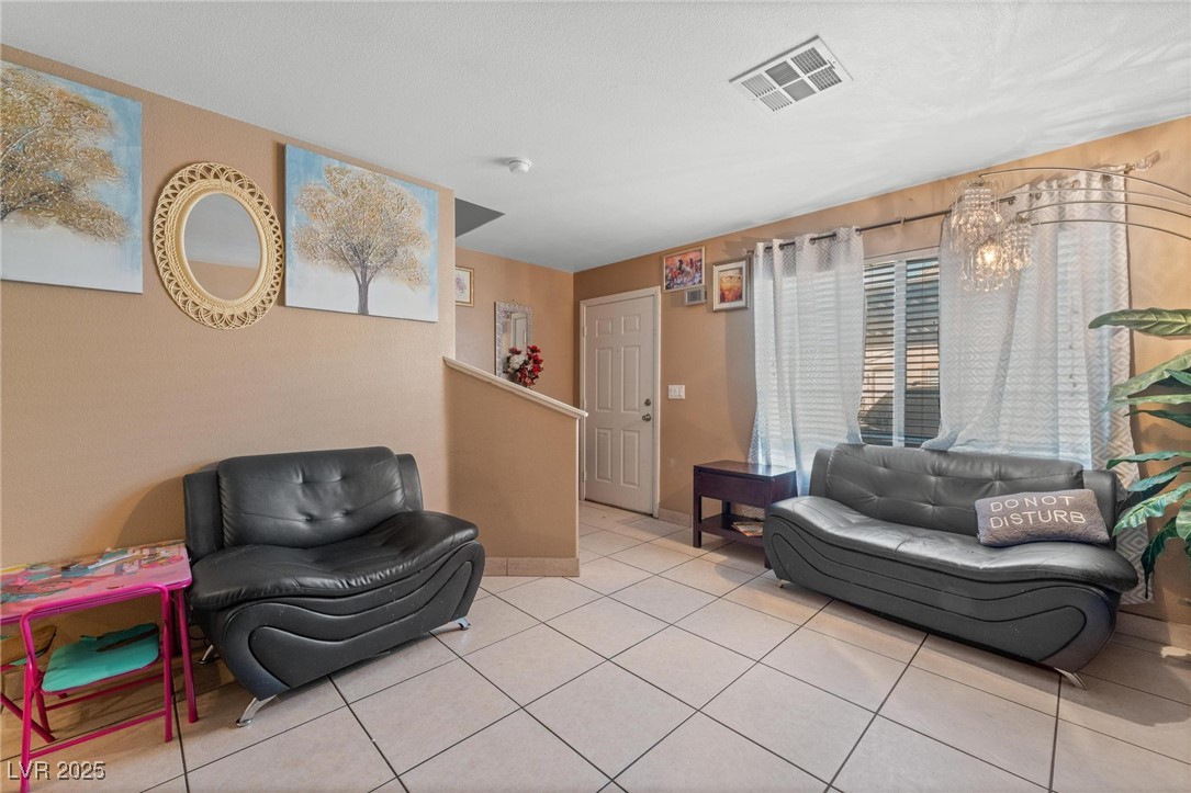 2211 Sleepy Court Property Photo 7