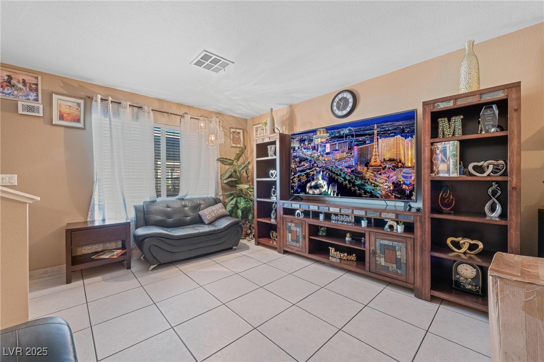 2211 Sleepy Court Property Photo 8