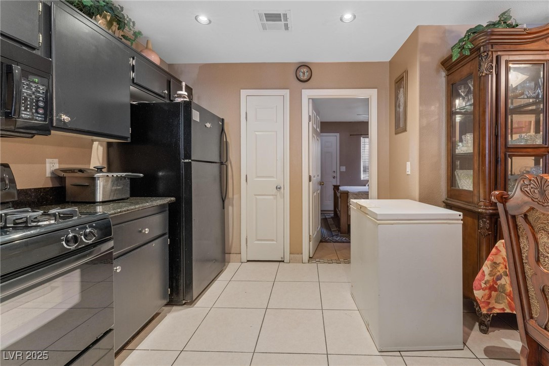 2211 Sleepy Court Property Photo 11