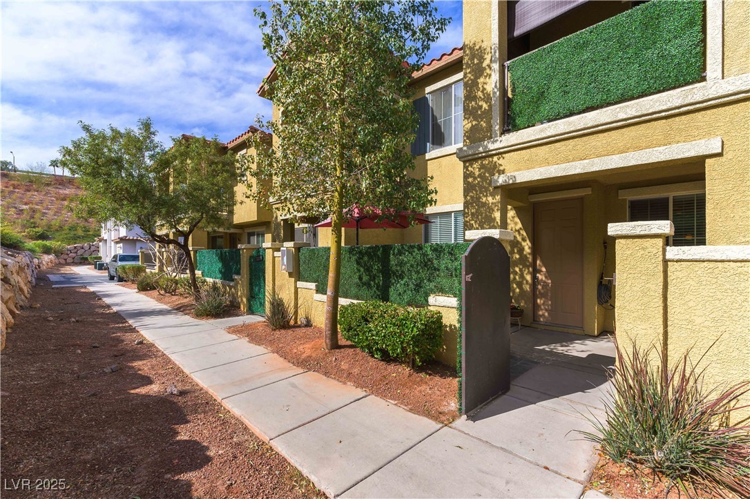 1525 Spiced Wine Avenue 12103 Property Photo 1