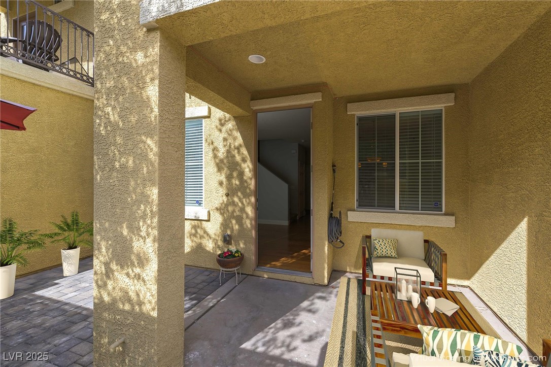 1525 Spiced Wine Avenue 12103 Property Photo 3