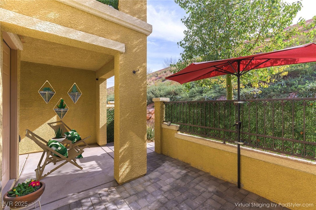 1525 Spiced Wine Avenue 12103 Property Photo 4