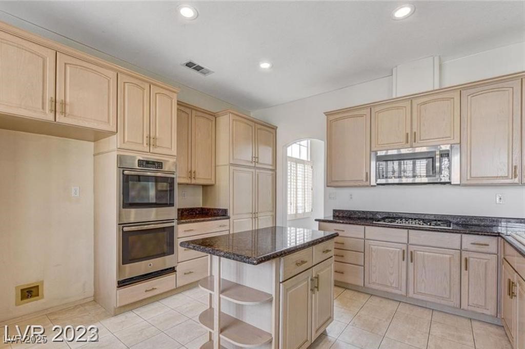 1842 Bogey Way Property Photo 14