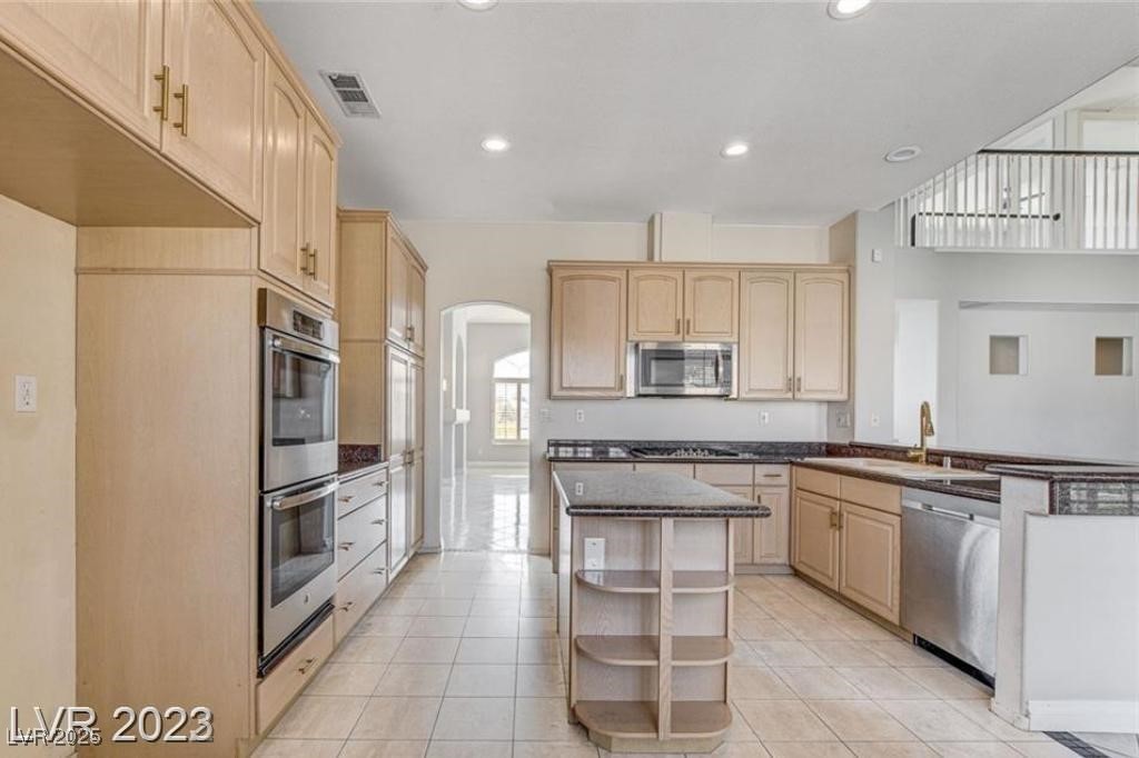 1842 Bogey Way Property Photo 15