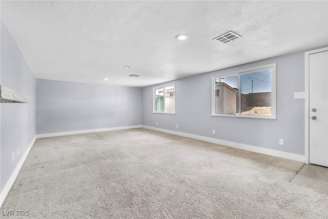 4389 Avondale Avenue Property Photo 10