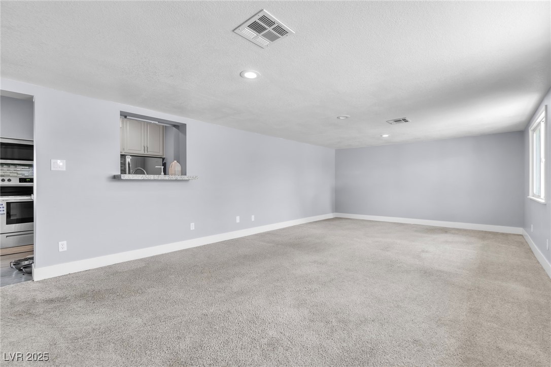 4389 Avondale Avenue Property Photo 11