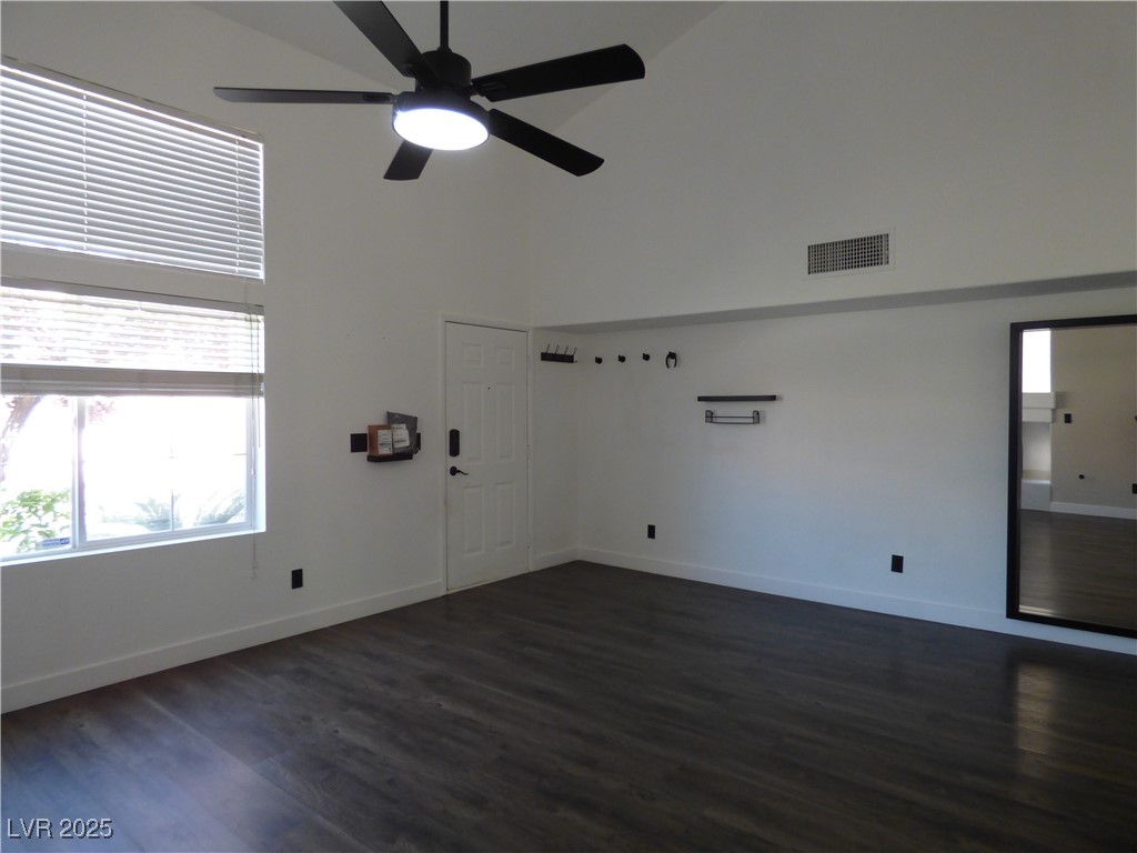 8709 Autumn Wreath Avenue Property Photo 4
