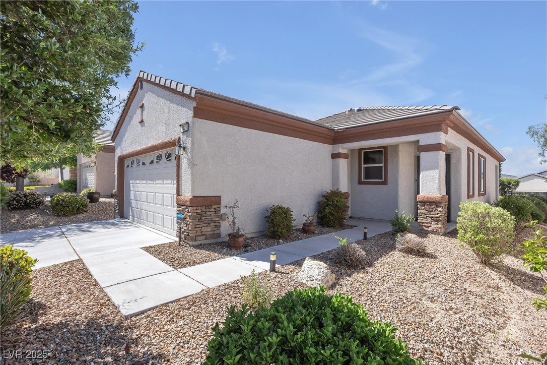 2421 Gamma Ray Place Property Photo 2