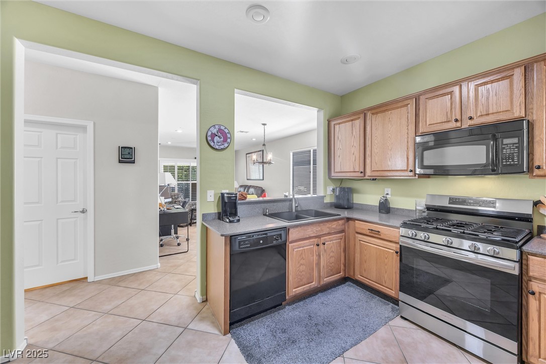 2421 Gamma Ray Place Property Photo 10