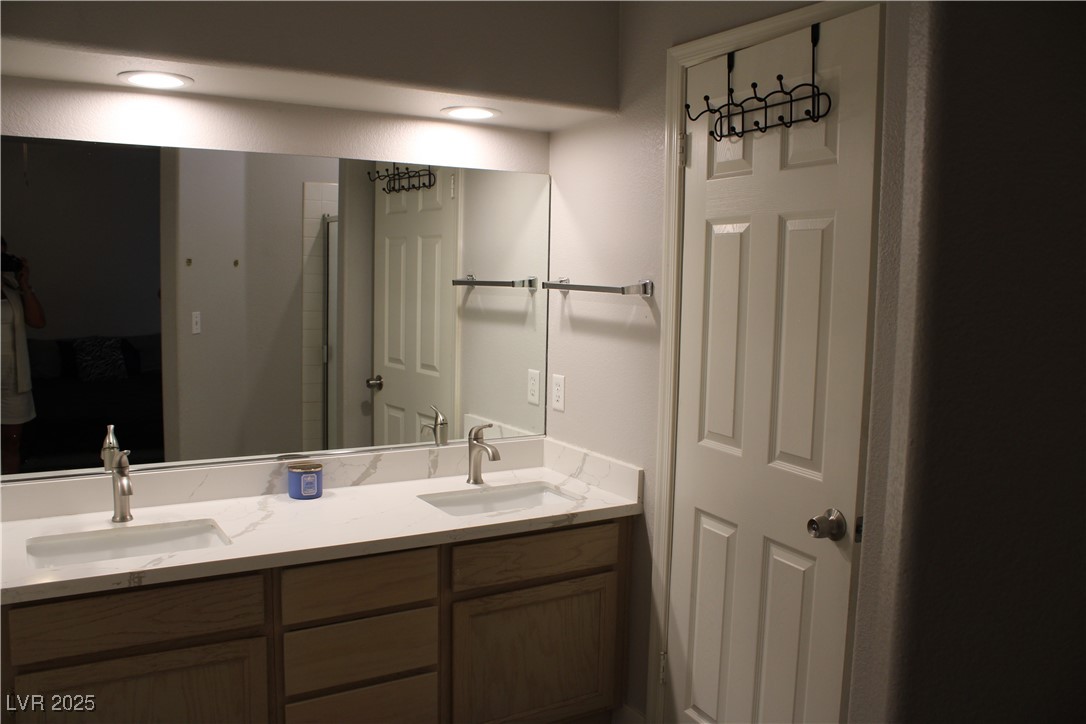 3524 Silver Lantern Drive Property Photo 8