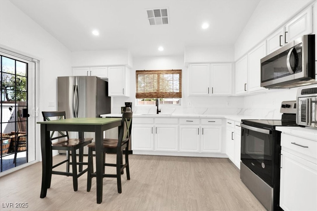 8524 Little Fox Street Property Photo 8
