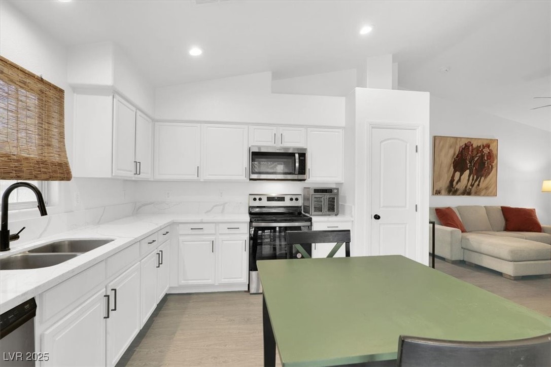 8524 Little Fox Street Property Photo 12