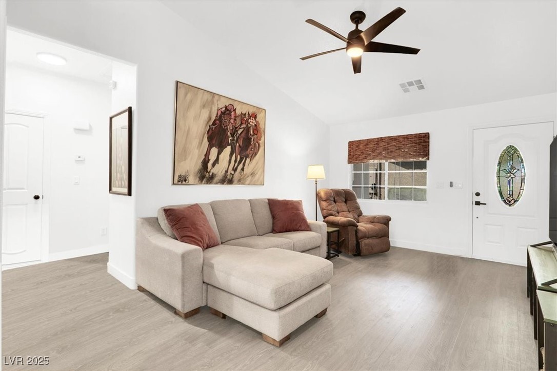 8524 Little Fox Street Property Photo 14
