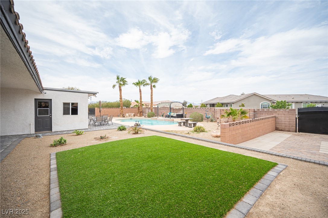8610 Mohawk Street Property Photo 16