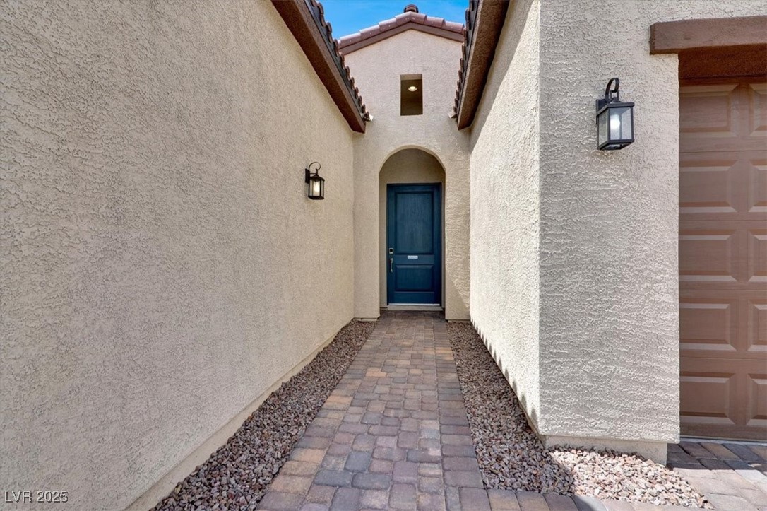 851 Klamath Springs Street Property Photo 3