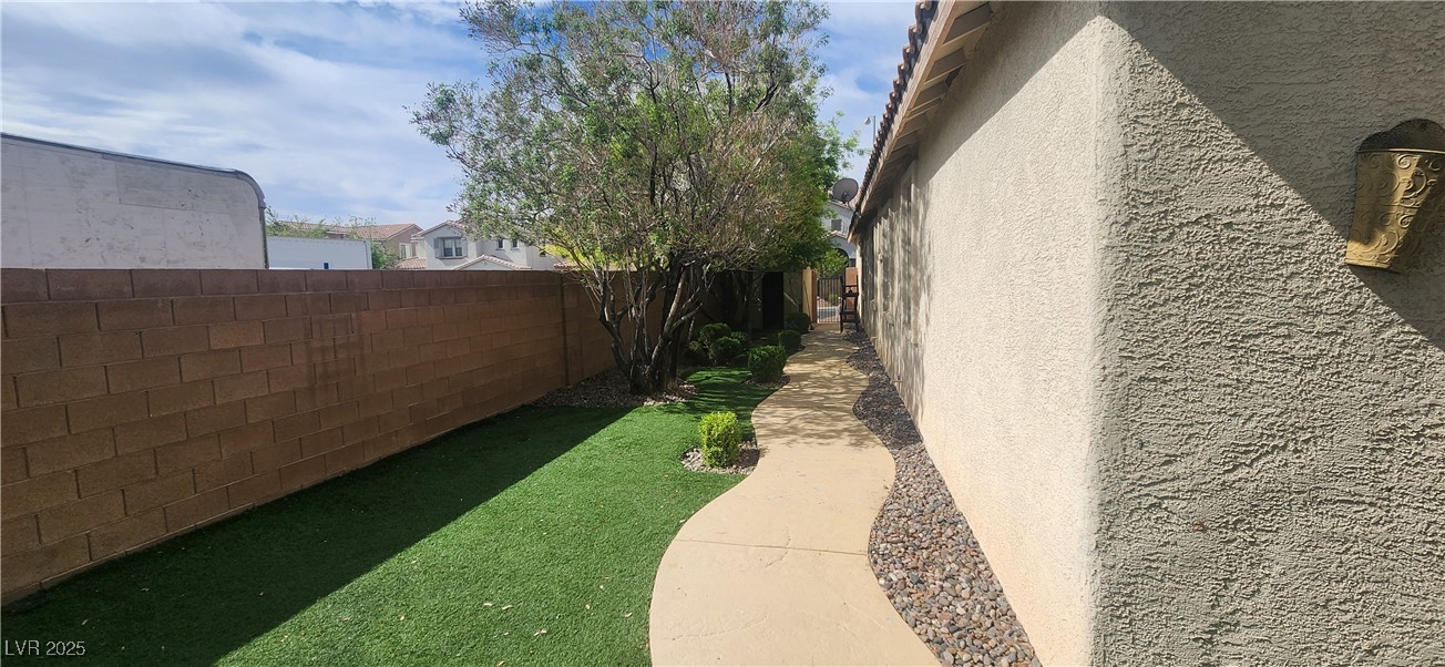 6944 Puetollano Drive Property Photo 26
